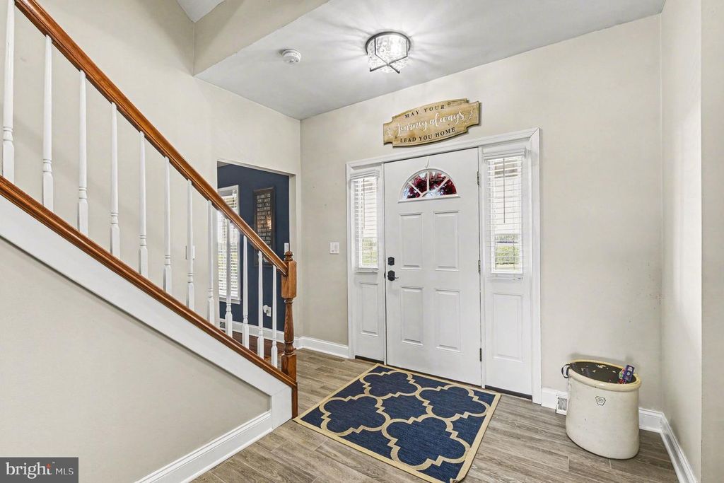 Image 8 of property listing at 4460 SHANGRI LA RD, Stewartstown, PA 17363