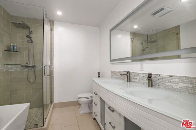 165 N Swall Drive 101, Beverly Hills, CA 90211