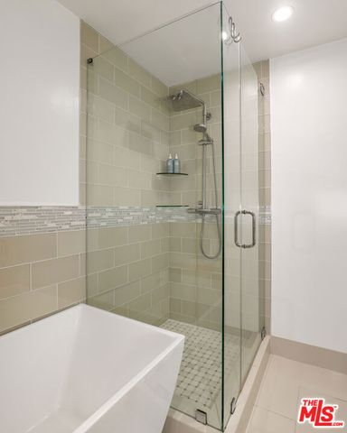 165 N Swall Drive 101, Beverly Hills, CA 90211