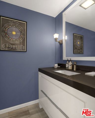 165 N Swall Drive 101, Beverly Hills, CA 90211