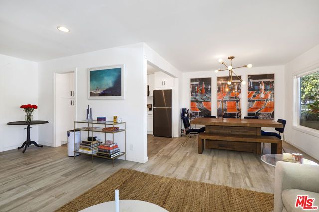 165 N Swall Drive 101, Beverly Hills, CA 90211