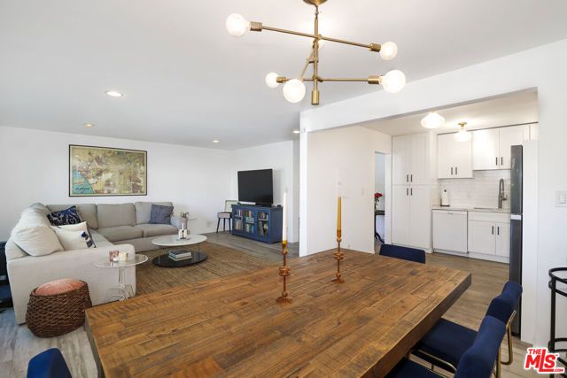 165 N Swall Drive 101, Beverly Hills, CA 90211