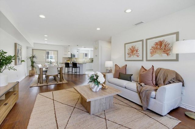 4279 Lamont, San Diego, CA 92109