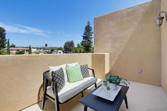 4279 Lamont, San Diego, CA 92109