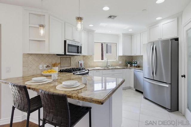 4279 Lamont, San Diego, CA 92109
