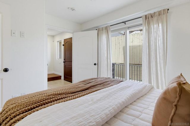 4279 Lamont, San Diego, CA 92109