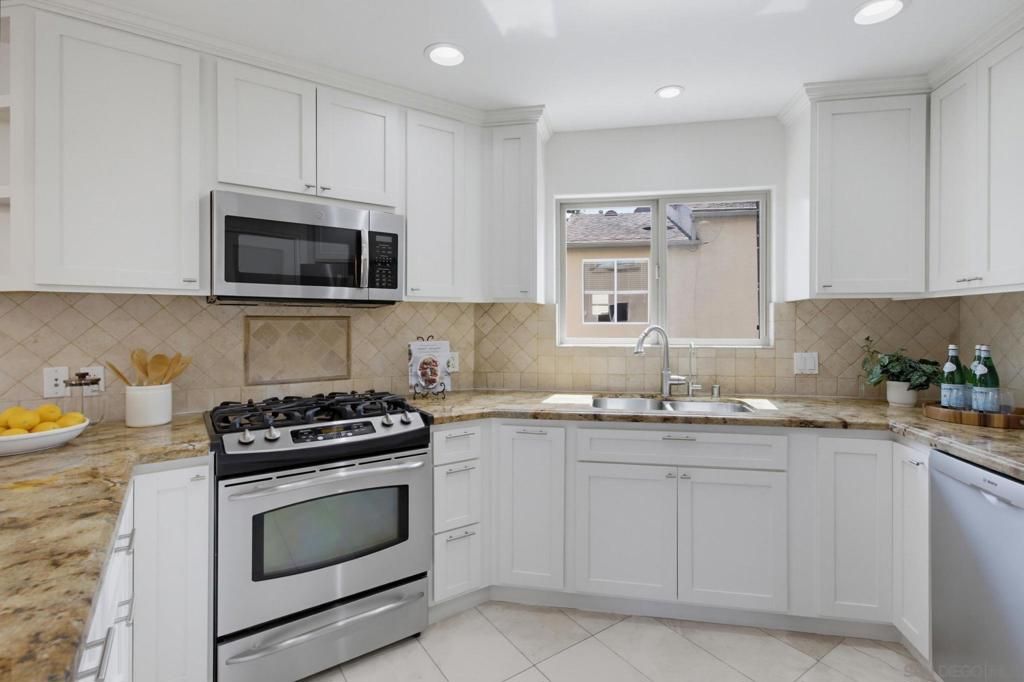 4279 Lamont, San Diego, CA 92109 — photo 5