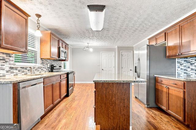 2324 Sussex Court, Snellville, GA 30078