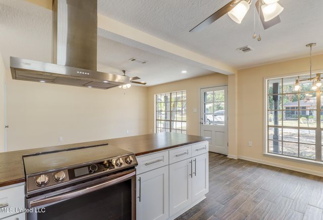 3702 Reynosa Drive, Gulfport, MS 39501