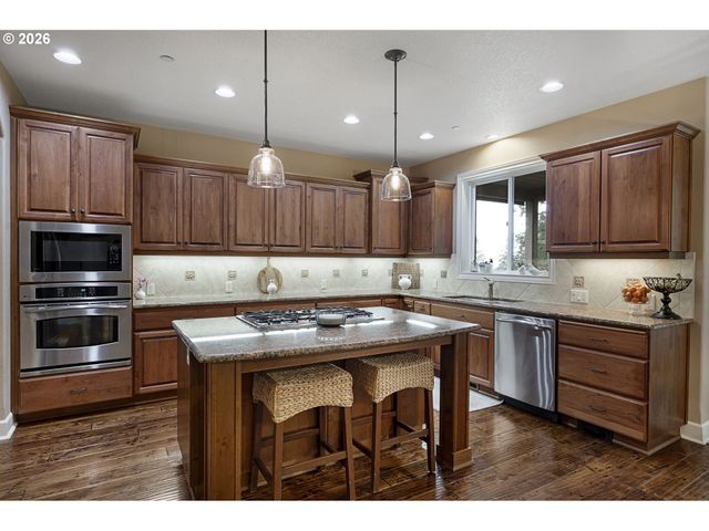18262 Sw SANTORO Dr, Beaverton, OR 97007