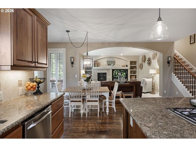 18262 Sw SANTORO Dr, Beaverton, OR 97007
