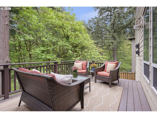 18262 Sw SANTORO Dr, Beaverton, OR 97007
