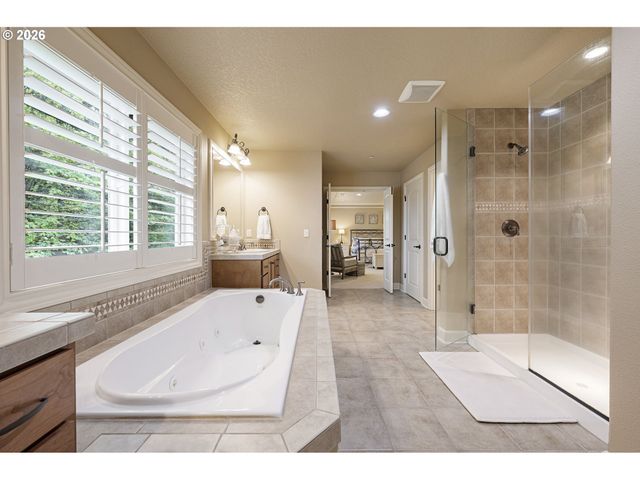 18262 Sw SANTORO Dr, Beaverton, OR 97007
