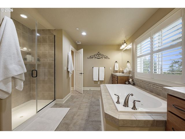 18262 Sw SANTORO Dr, Beaverton, OR 97007