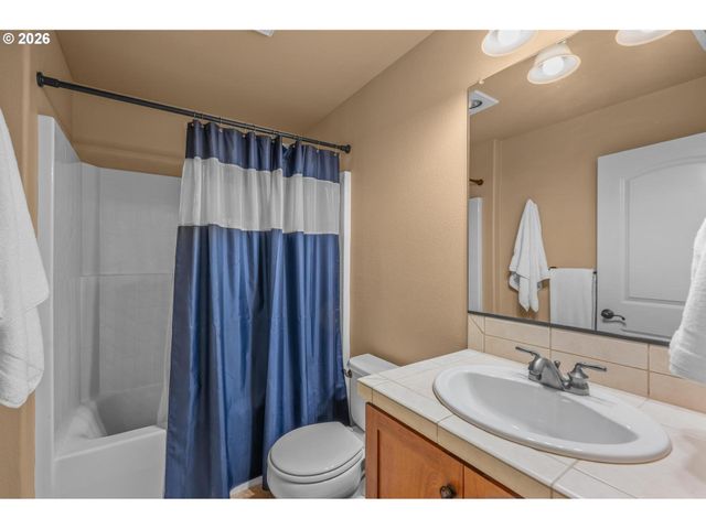 18262 Sw SANTORO Dr, Beaverton, OR 97007