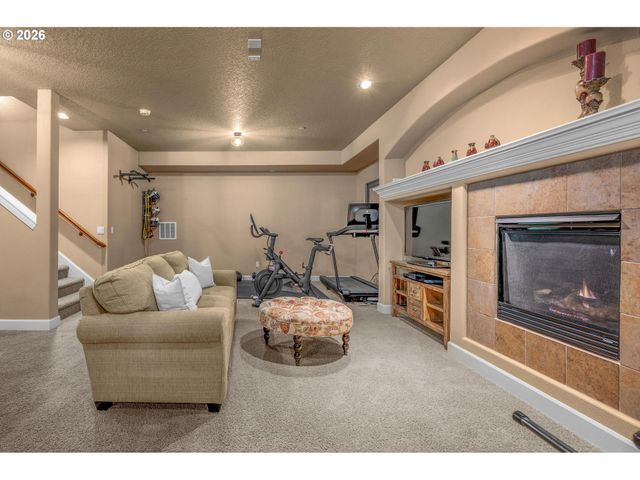 18262 Sw SANTORO Dr, Beaverton, OR 97007