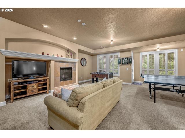 18262 Sw SANTORO Dr, Beaverton, OR 97007