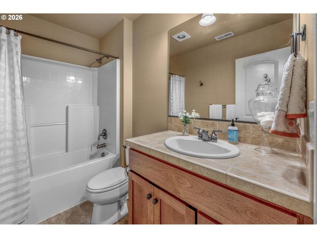 18262 Sw SANTORO Dr, Beaverton, OR 97007
