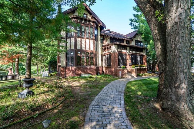 329 Park Circle, Menomonie, WI 54751