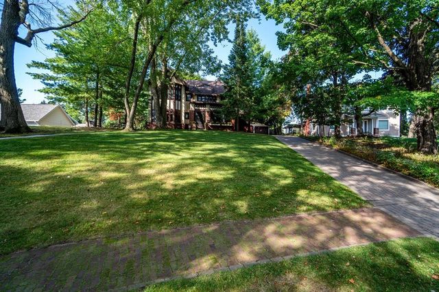 329 Park Circle, Menomonie, WI 54751