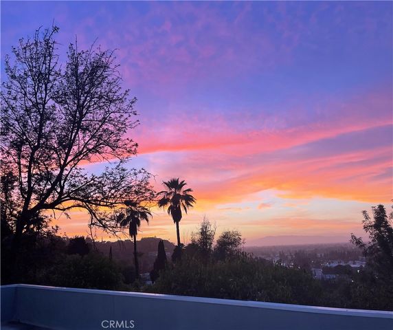 3915 Fredonia Drive, Studio City, CA 90068