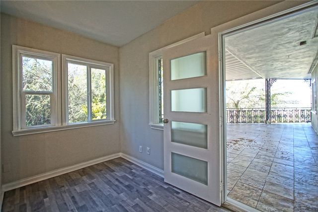 3915 Fredonia Drive, Studio City, CA 90068