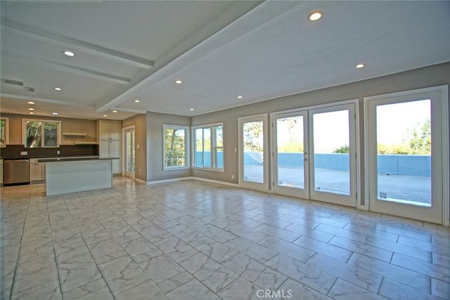 3915 Fredonia Drive, Studio City, CA 90068