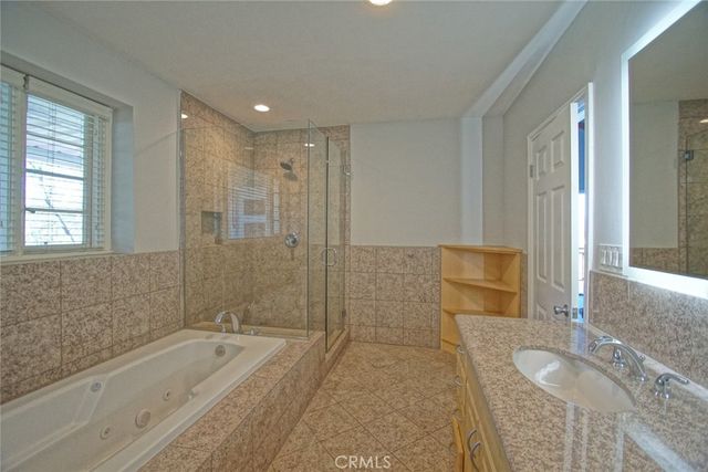 3915 Fredonia Drive, Studio City, CA 90068