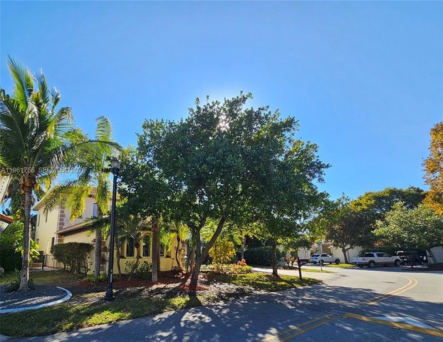 7996 SW 195th St, Cutler Bay, FL 33157