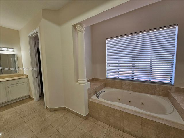 7996 SW 195th St, Cutler Bay, FL 33157