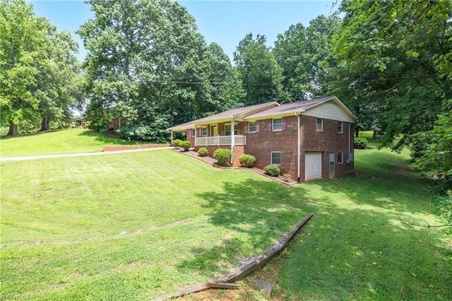 185 Frontier Drive, Kernersville, NC 27284