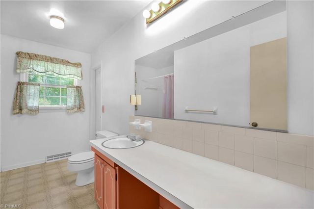 185 Frontier Drive, Kernersville, NC 27284
