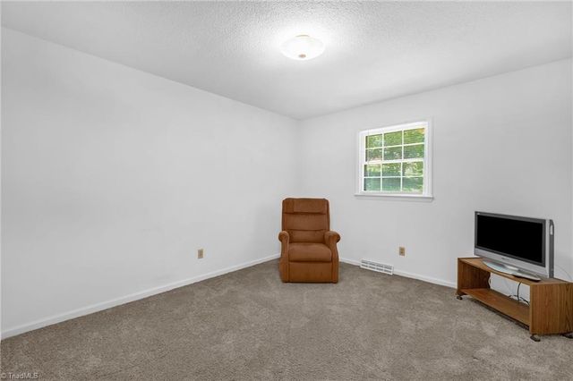 185 Frontier Drive, Kernersville, NC 27284
