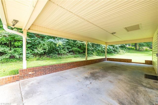 185 Frontier Drive, Kernersville, NC 27284