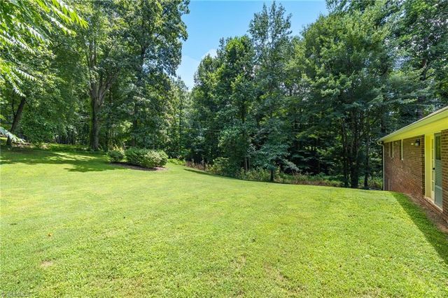 185 Frontier Drive, Kernersville, NC 27284