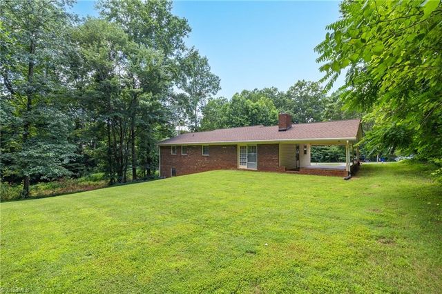 185 Frontier Drive, Kernersville, NC 27284