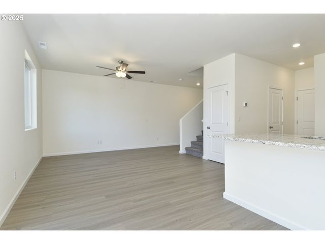 3907 Sw DUNIWAY Ln, Gresham, OR 97080