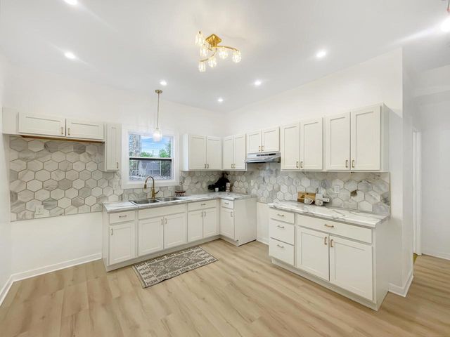 1431 N 22nd STREET, Milwaukee, WI 53205