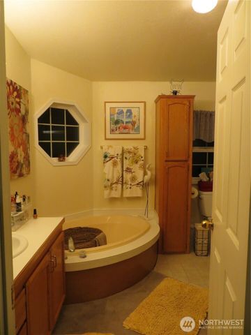 23800 SE Tiger Mountain Rd, Issaquah, WA 98207