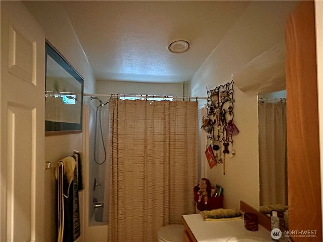 23800 SE Tiger Mountain Rd, Issaquah, WA 98207