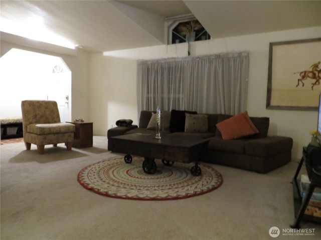 23800 SE Tiger Mountain Rd, Issaquah, WA 98207