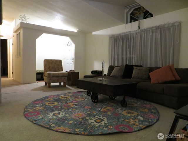 23800 SE Tiger Mountain Rd, Issaquah, WA 98207