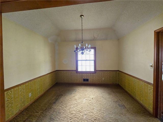 12905 Manchester Avenue, Grandview, MO 64030