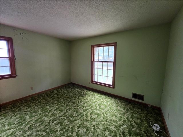 12905 Manchester Avenue, Grandview, MO 64030
