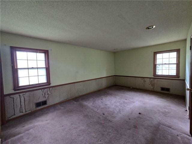 12905 Manchester Avenue, Grandview, MO 64030