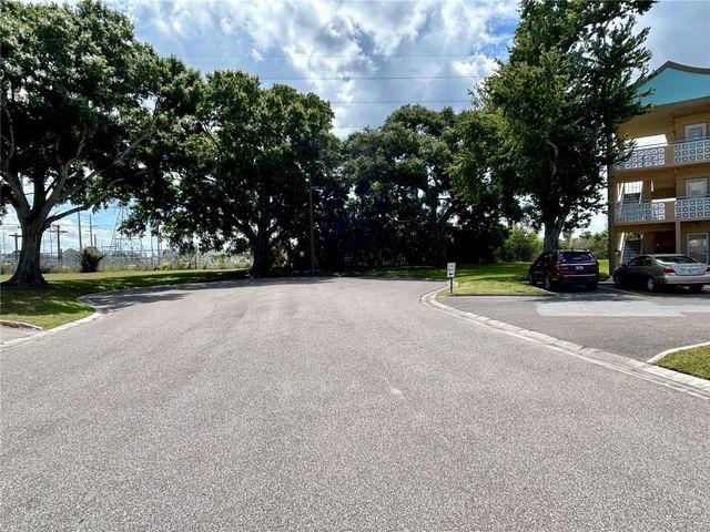 2467 FINLANDIA LANE 27, Clearwater, FL 33763