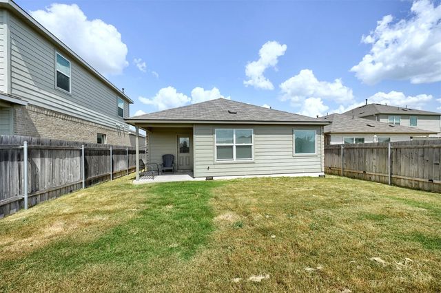 120 Milliner LOOP, Hutto, TX 78634