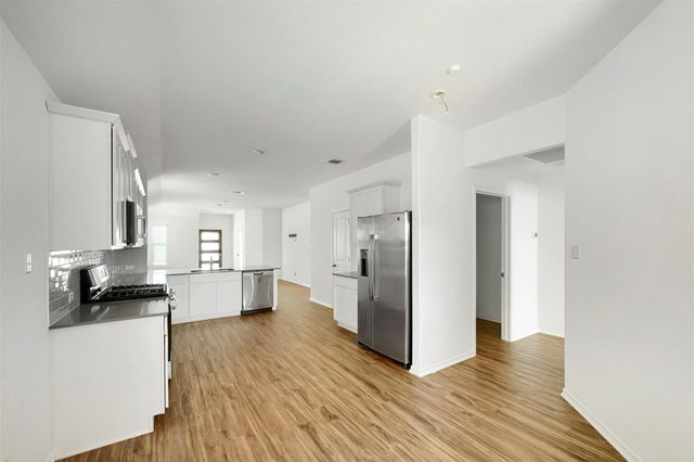 120 Milliner LOOP, Hutto, TX 78634