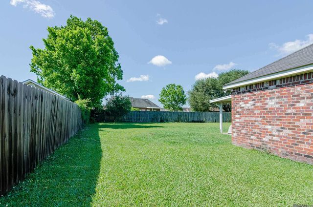 9890 Asheville Dr, Denham Springs, LA 70706