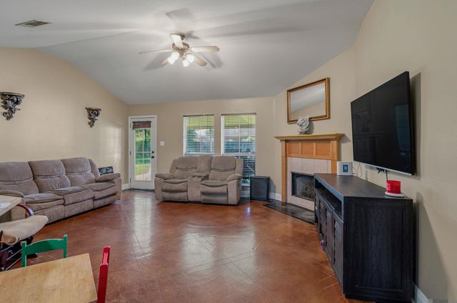 9890 Asheville Dr, Denham Springs, LA 70706